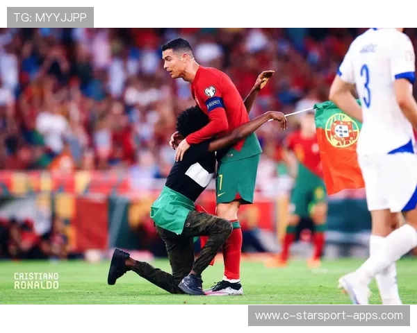 C罗在媒体公开课上讲述自律秘诀，粉丝学习热情高涨