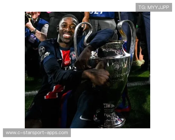 登贝莱斩获男子金球,成为全球焦点,登贝莱过人集锦 登贝莱斩获男子金球,成为全球焦点,登贝莱过人集锦