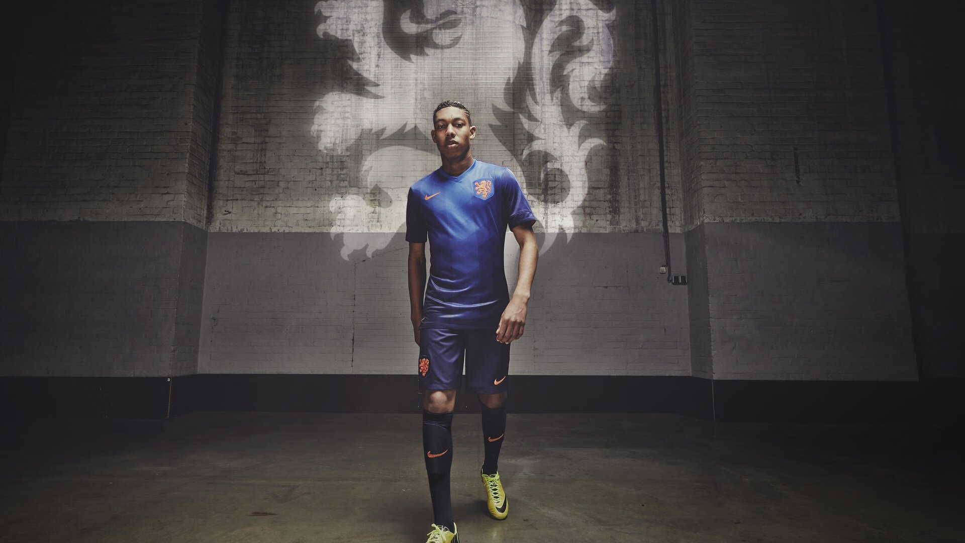 星空娱乐最新网址-马雷斯卡谈詹姆斯打后腰：预计对方会屯兵在中场，詹姆斯卡点