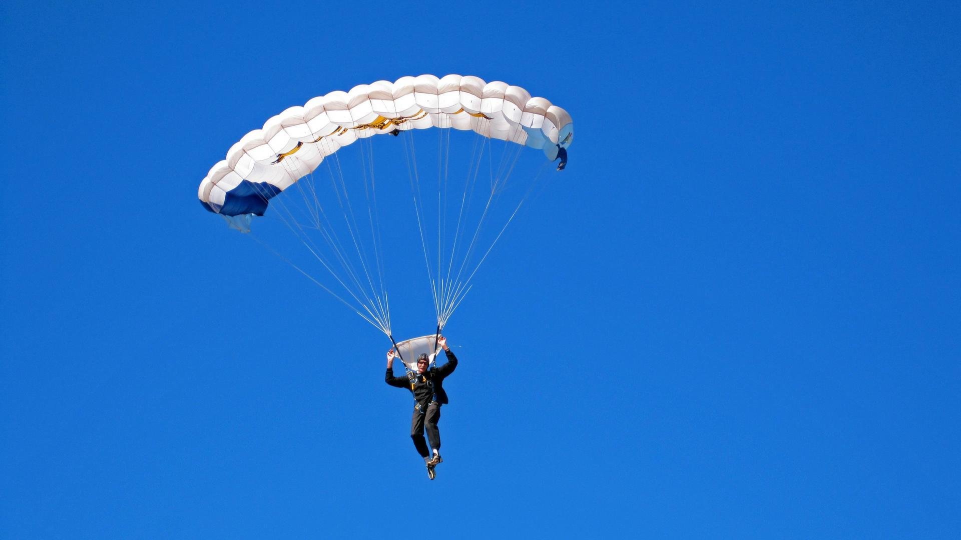 星空体育中国-乌干达女篮在非洲锦标赛中持续突破，展现新兴篮球强国风采，乌干达女子篮球联赛